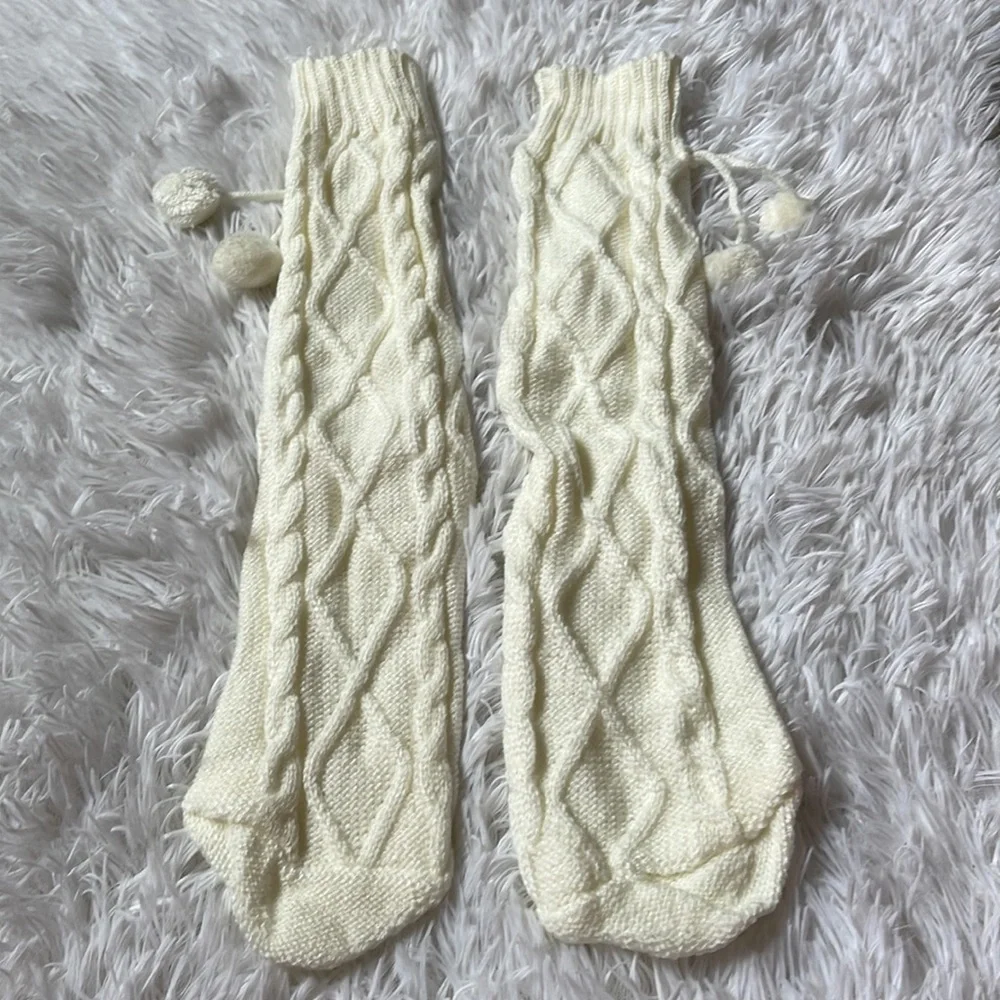 Cream - Cable knit socks with pom poms
